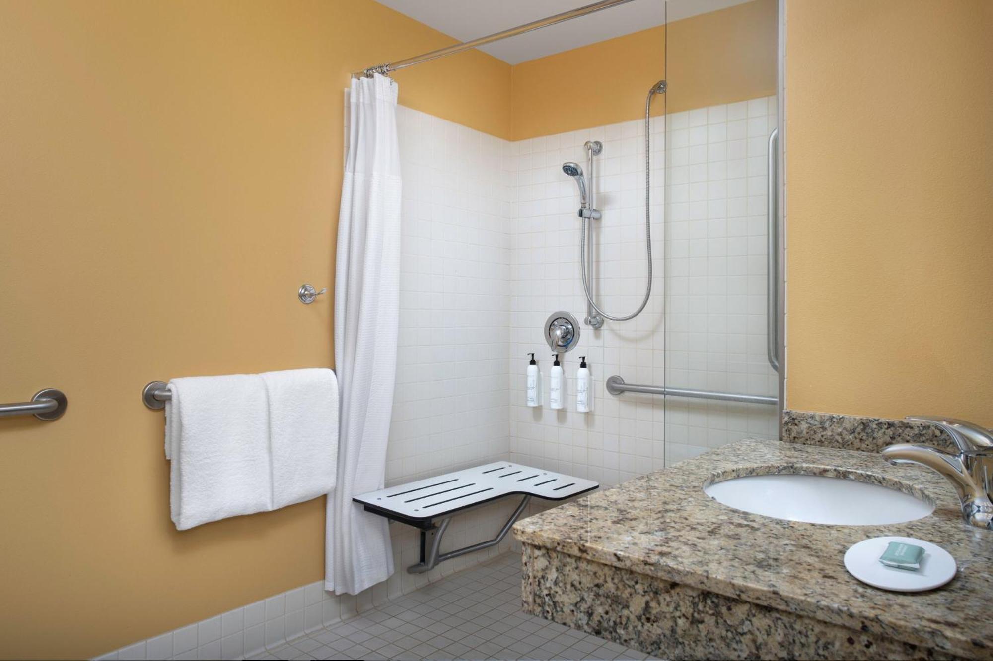 Towneplace By Marriott Suites Portland Vancouver Evergreen Exterior foto
